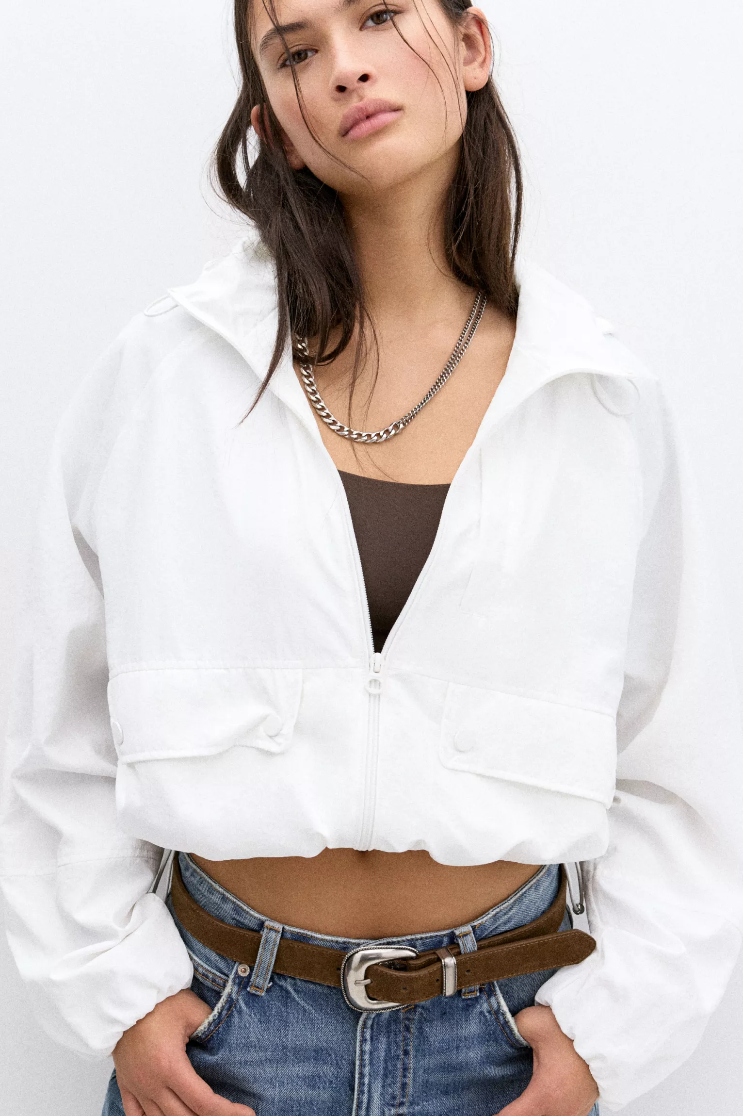 Short lightweight jacket with hood